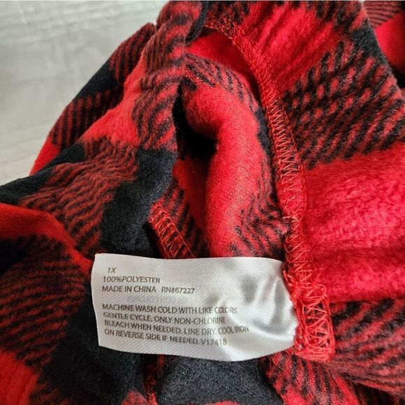 Nwt Family Look Women's Christmas Pajama Set - Picture 2 of 2